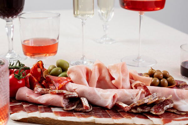 Приглашаем на дегустацию «Красное игристое и колбаса»