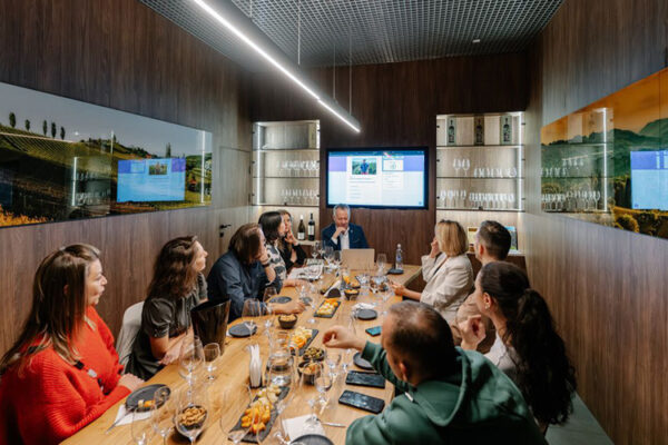 Офлайн/онлайн-квиз с SimpleWine: отчет